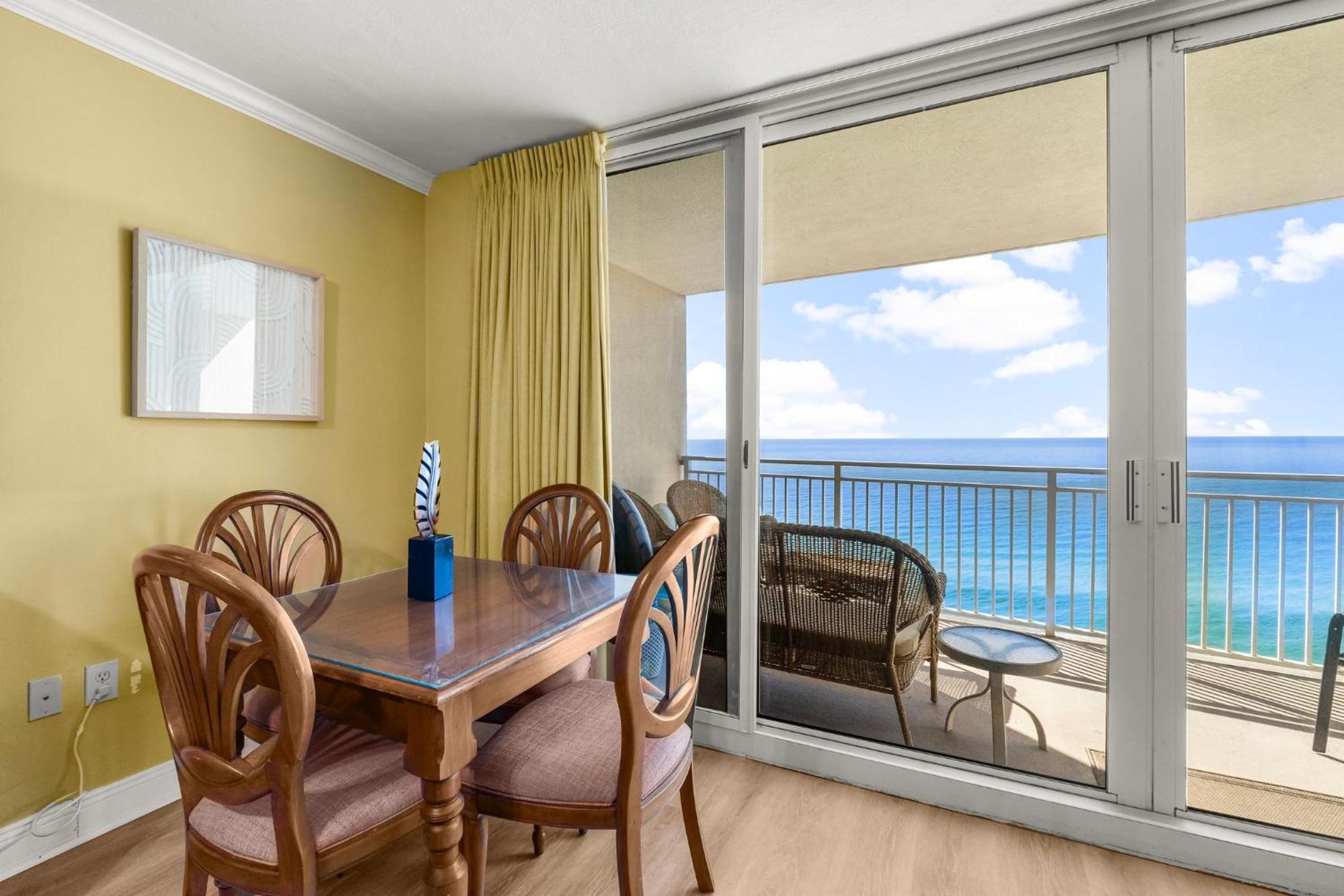 Beautiful Beachfront Paradise! Emerald Beach Resort Panama City Beach Εξωτερικό φωτογραφία